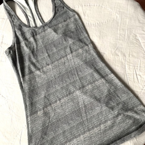 Nike Tops - Nike athletic tank top (Free with Nike hoodie buy)